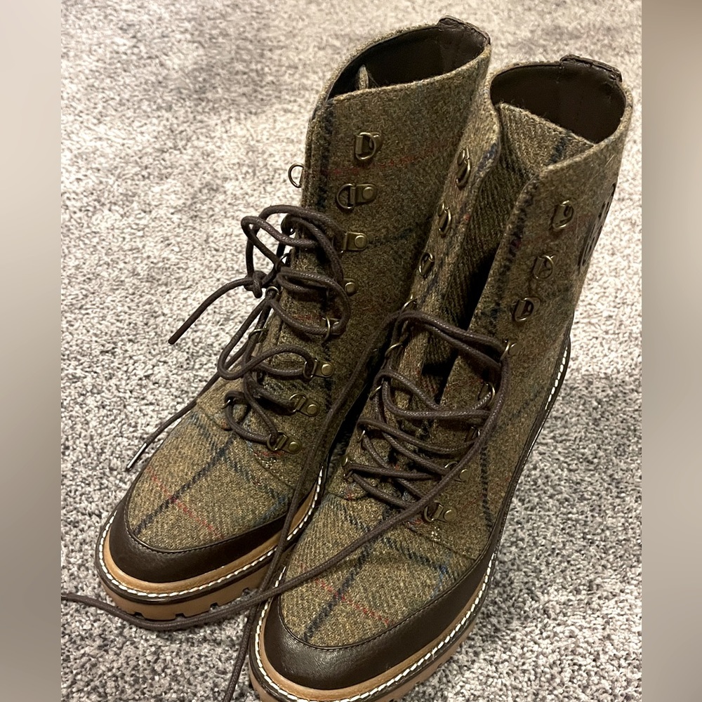 Tory Burch NEW bootie short boots, olive plaid